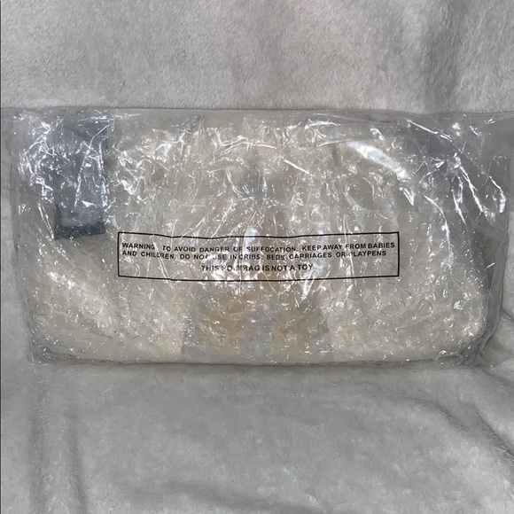 Badgley Mischka Cream Crossbody Bag - Picture 12 of 12